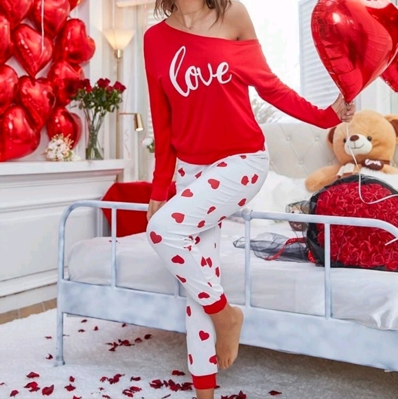 RED AND WHITE RED LOVE GRAPHIC LOUNGEWEAR SET - Picture 5 of 8